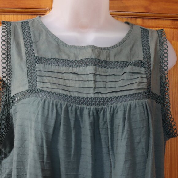 Loft Green Tank Top with Lacey Details Key Hole Med - Picture 2 of 11